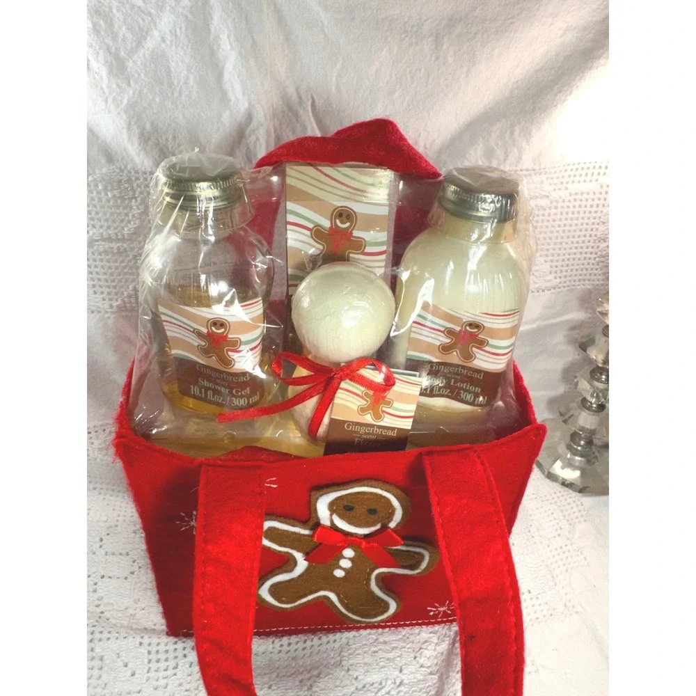 Christmas Gingerbread Spa Gift Set Red Felt Tote Shower Gel Lotion Bath Fizzer